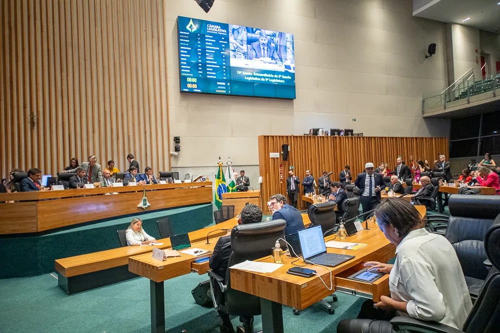 Eleição mantém maioria dos deputados na Câmara do DF; 11 que aprovaram compra do Master são reeleitos