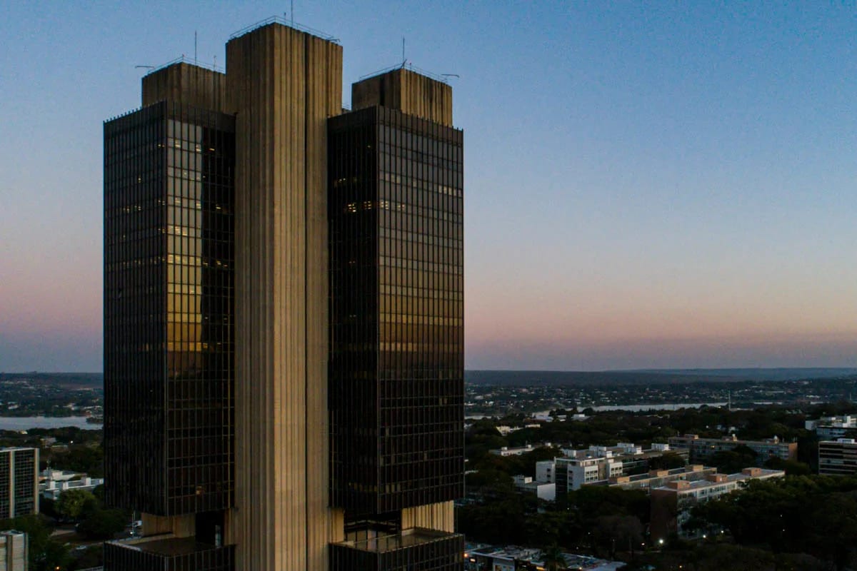 Prévia do PIB (IBC-Br) cai 0,6% em junho, trimestre avança 0,2%