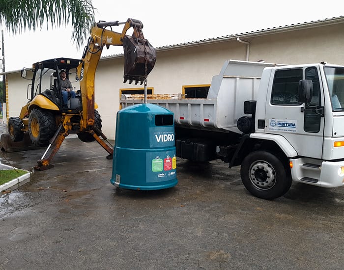 Imbituba recolhe 1,6 mil quilos de vidro dos iglus do município