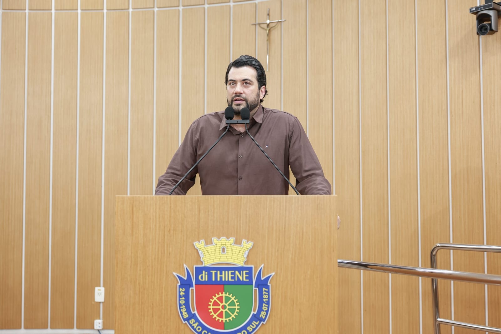 César Oliva pede ampliar assistência jurídica a mulheres em São Caetano