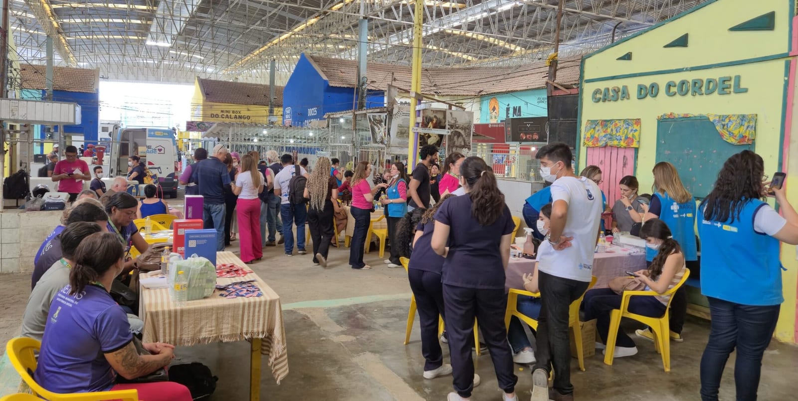 Outubro Rosa: Secretaria de Saúde leva prevenção e cuidados às mulheres na Feira Central de Campina Grande