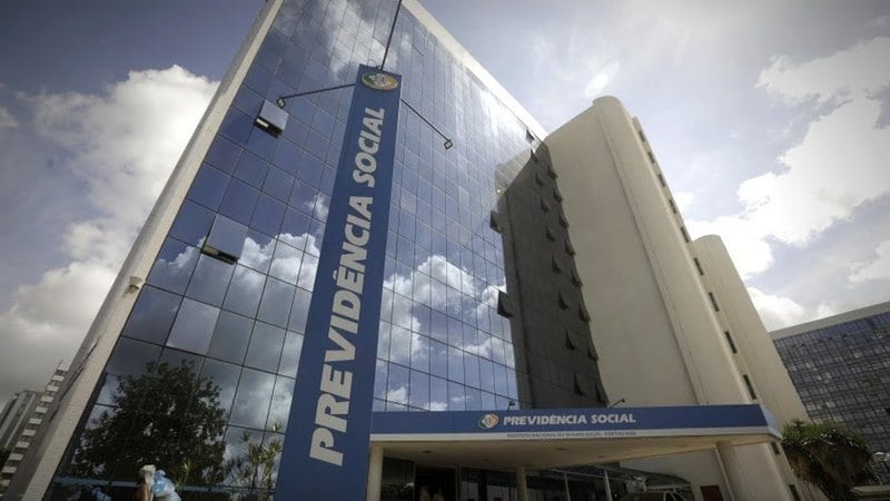 Fila do INSS cai 55% em PE e tempo de espera por perícia chega a 26 dias