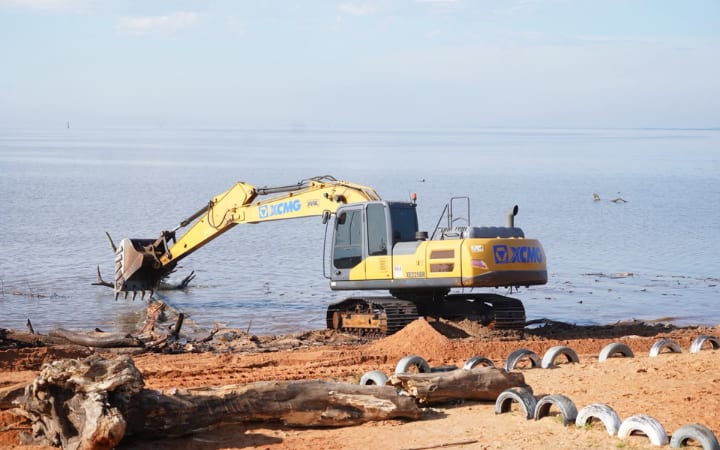 Horas-Máquina completa um mês de limpeza em Guaíba