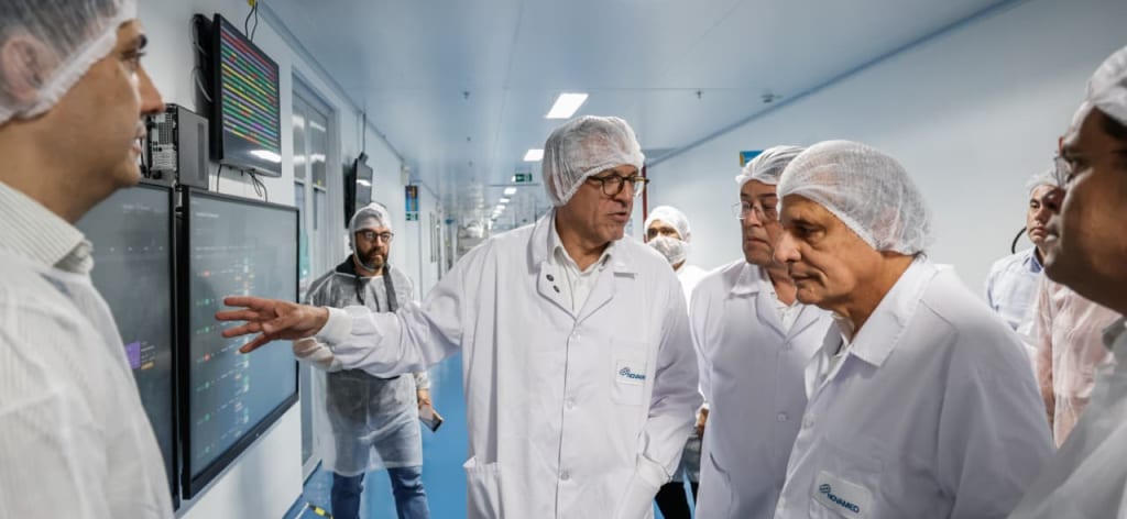 Padilha visita fábrica da Novamed em Manaus e anuncia expansão de 30%