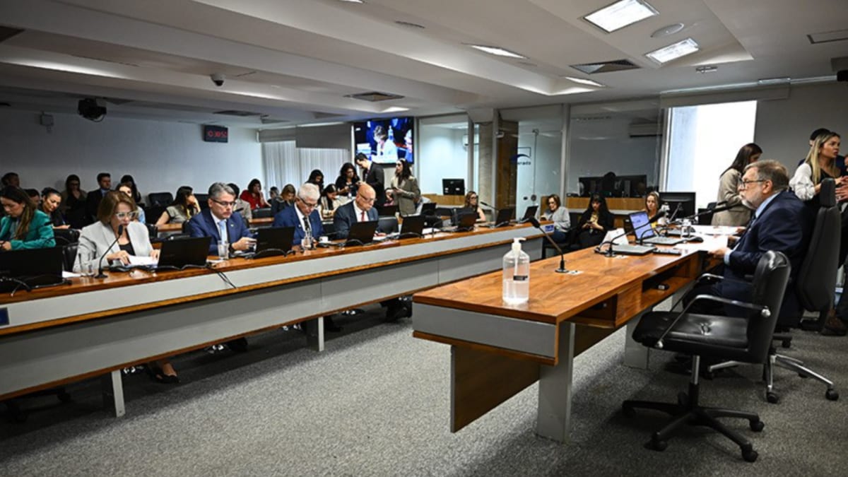 CCT aprova 55 concessões e renovações para rádios e TVs