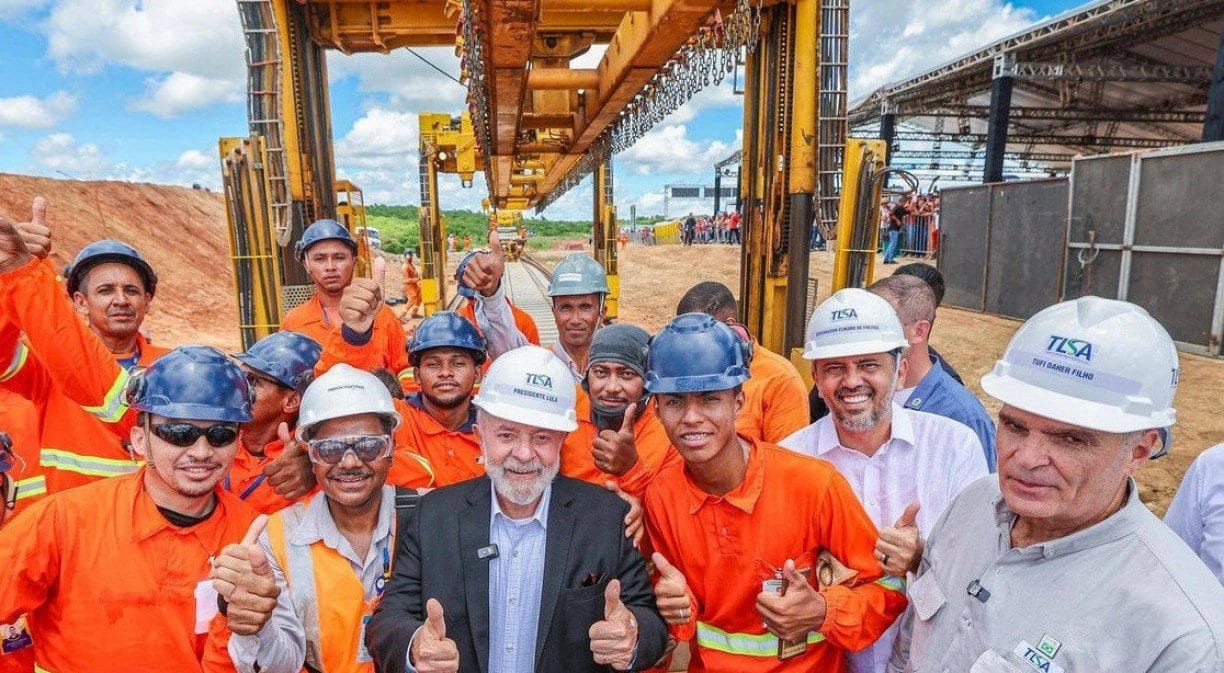 Ferrovia que Lula sonhou para o NE agora tem traçado eliminando Pernambuco