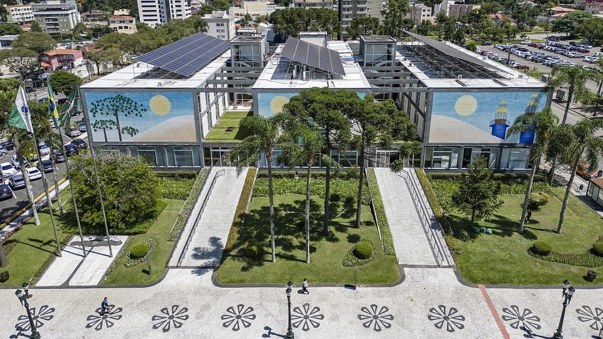 Curitiba lidera ranking de prontidão para buscar empréstimos (97/100)
