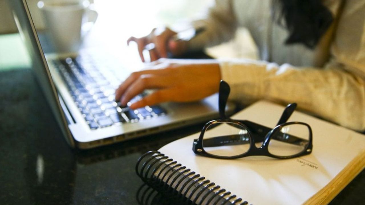 MEC lança nove cursos gratuitos de IA para professores na Avamec
