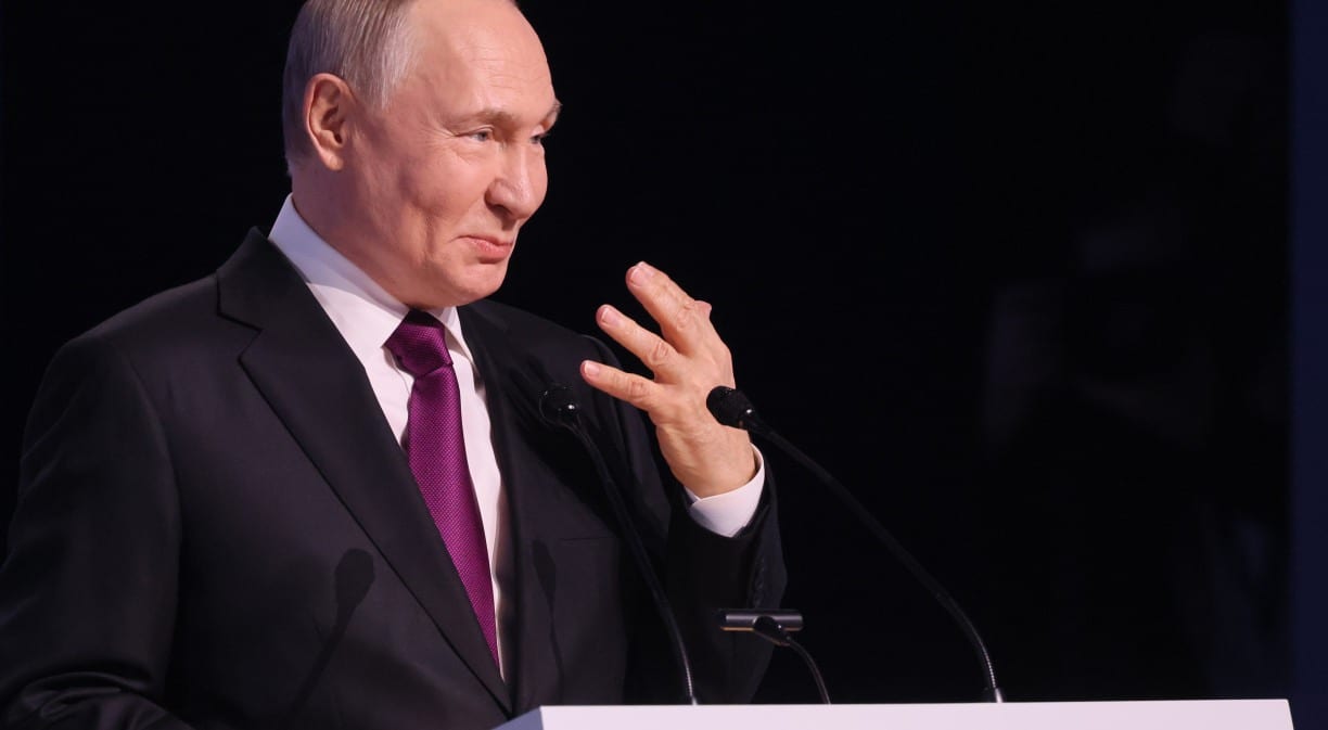 Rússia faz eleições para renovar a Duma; Putin busca legitimidade interna