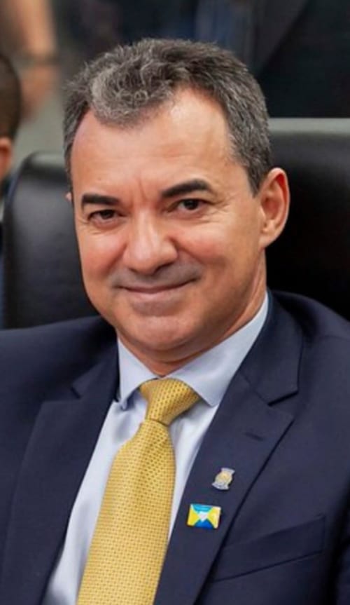 Em evento destinado à família, Silvio Macedo apresenta projeto de reconstrução da Catedral de Osasco na Câmara de Baruer