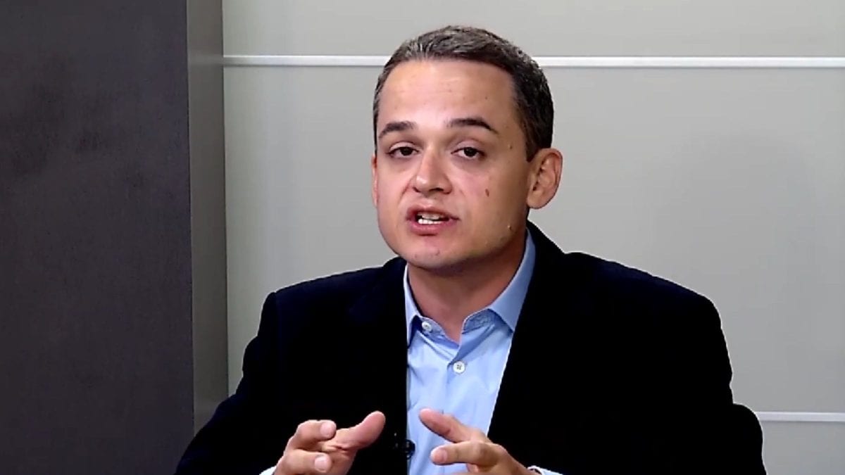 Lorenzo Pazolini defende 'limpa' de comissionados e critica déficit na Polícia Civil