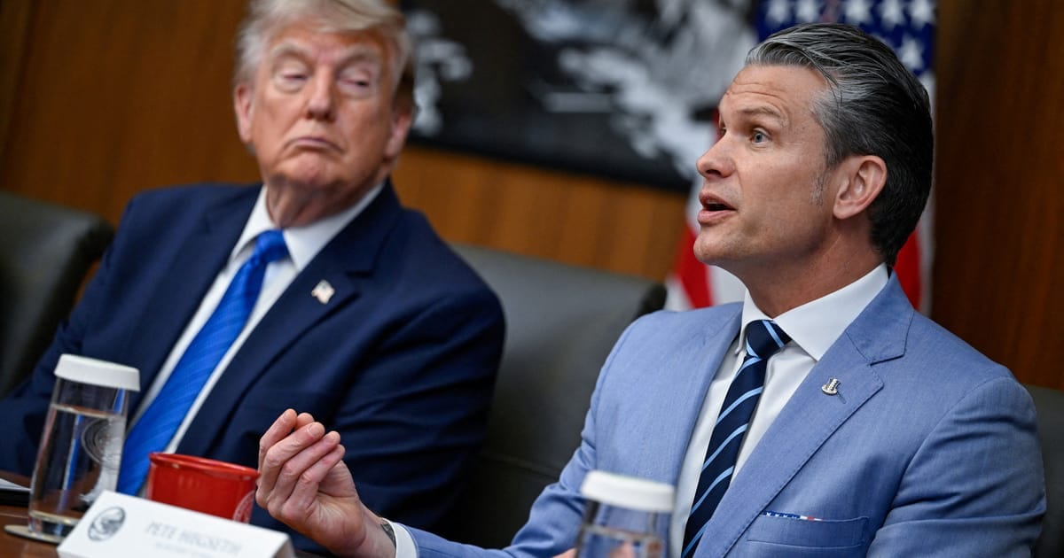 Trump diz que é muito cedo para falar sobre eventual campanha presidencial de Hegseth em 2028