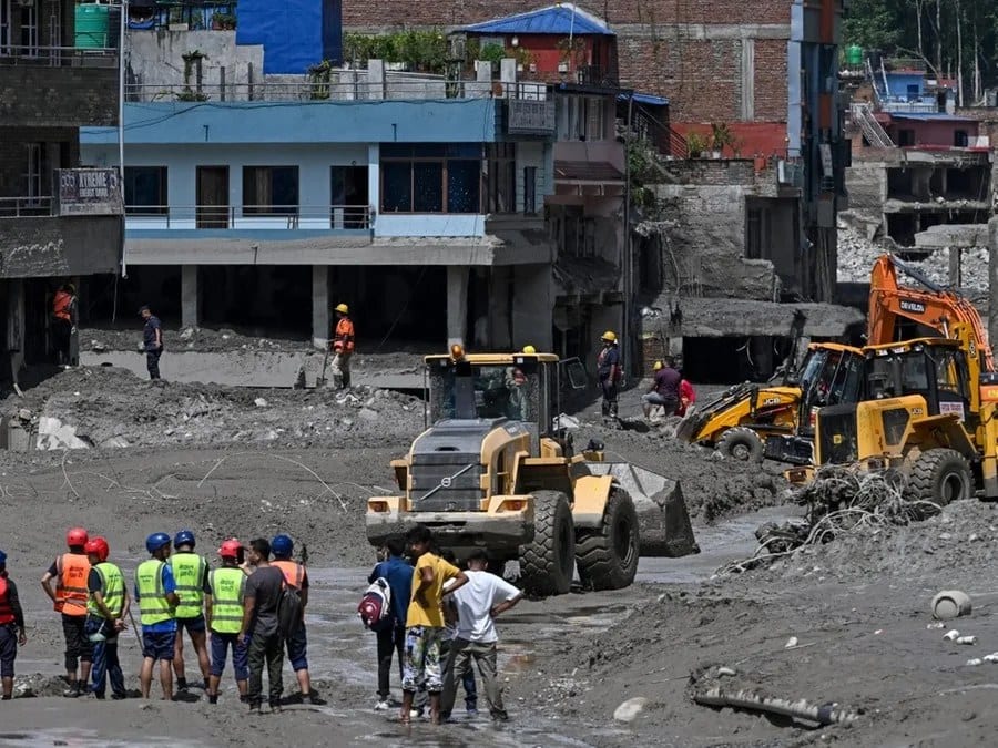 Número de mortos após desastre no Nepal e no Tibete passa de 540