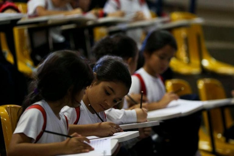 Projeto quer incluir coletores menstruais no programa de dignidade