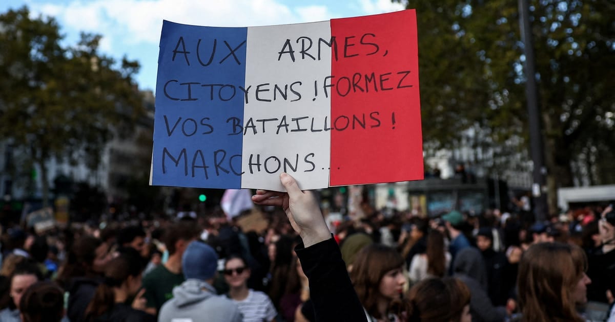 Estudantes franceses em protesto prometem continuar luta após conquistarem primeira vitória