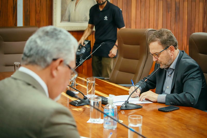Documento aprovado pede audiência para discutir criação de centros de acompanhamento pedagógicos
