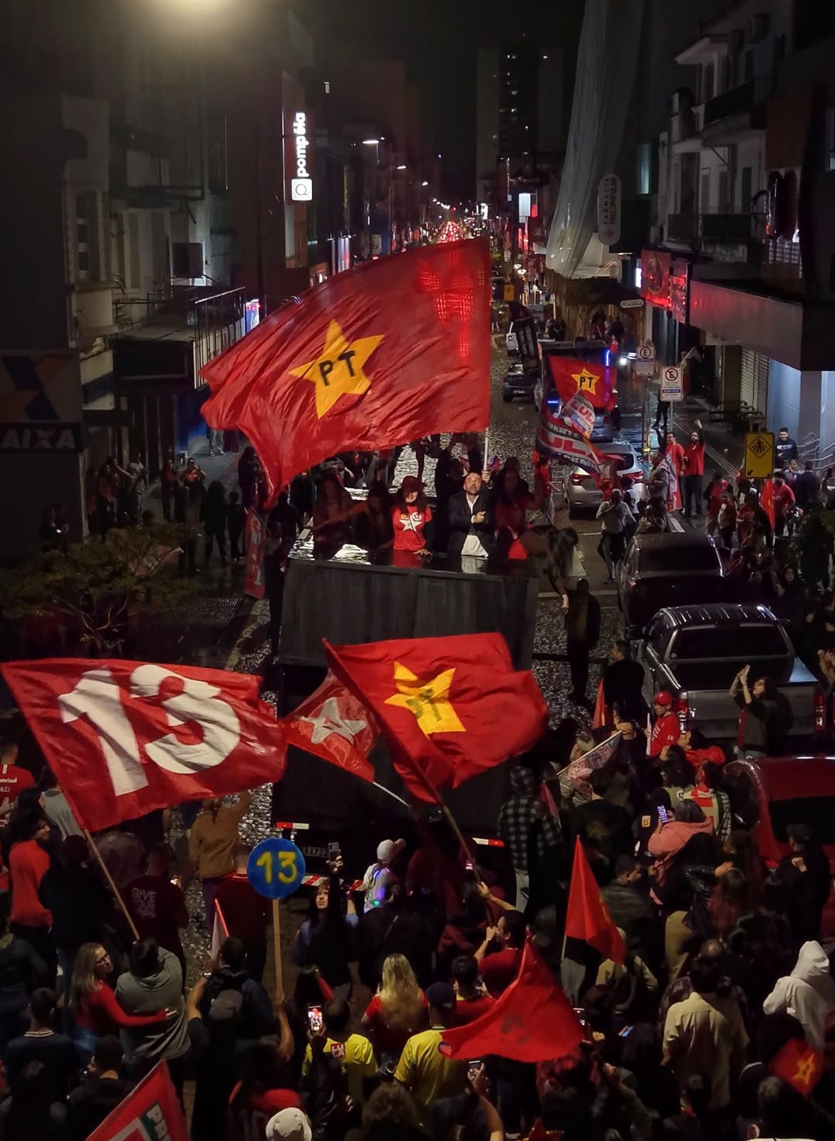 Flávio venceu em São Leopoldo, mas vantagem caiu de 17 mil para 12 mil votos entre os dois turnos; apoiadores de Lula re