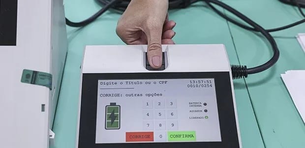 Segundo turno define presidente neste domingo (25); alguns estados elegem governador