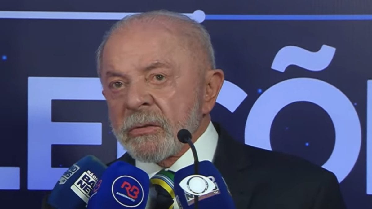 Lula chega à Band para debate presidencial acompanhado de Janja
