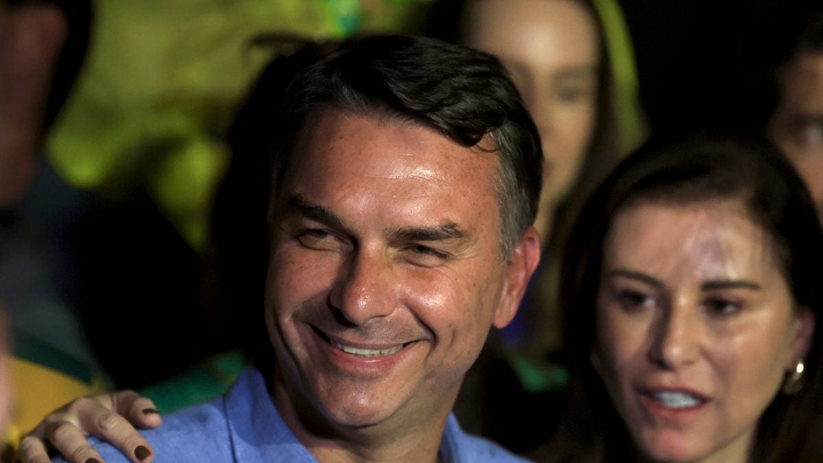 Reunião no PL define estratégia de Flávio para o 2º turno