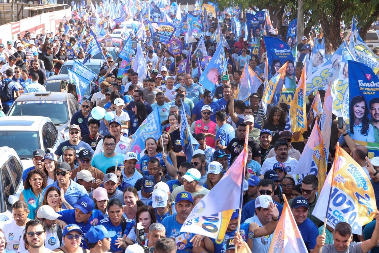 Com prefeito, Wanderlei e aliados majoritários, Dorinha leva multidão à Avenida Tocantins e discursa no carro de som: “a