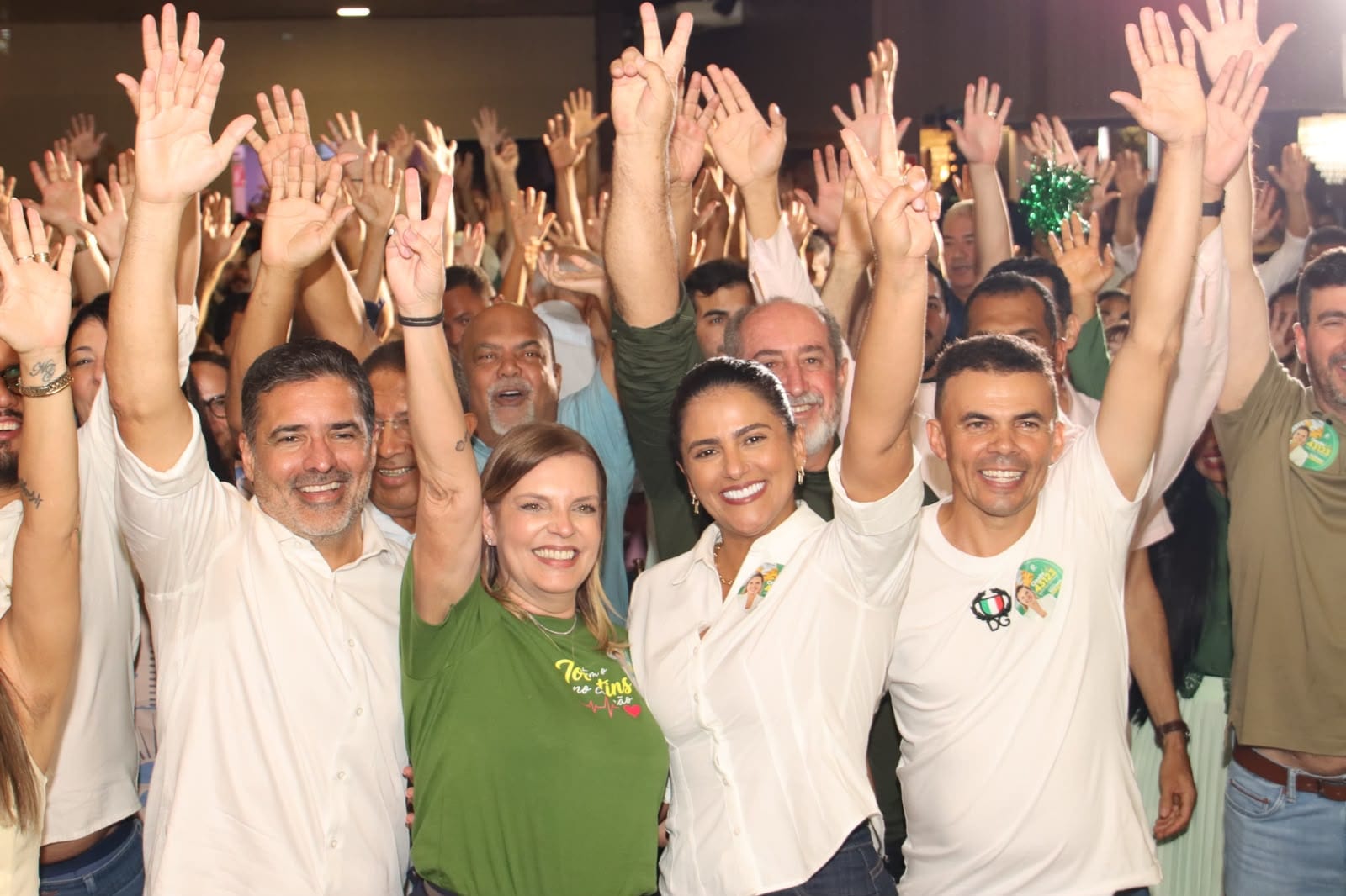 Karynne Sotero participou do lançamento da reeleição de Claudia Lelis