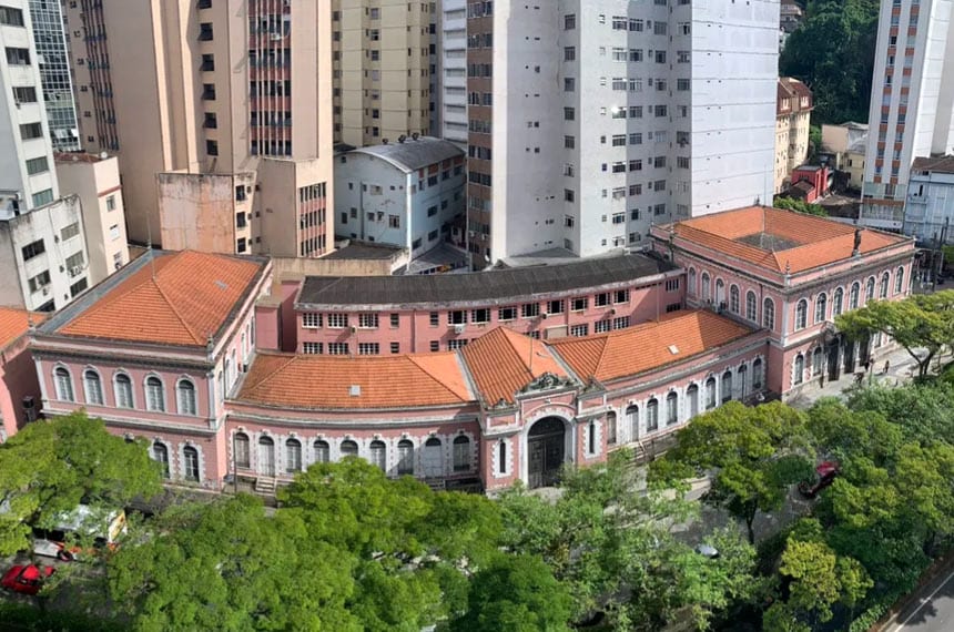 Cefets de MG e RJ viram universidades federais pela Lei 15.521