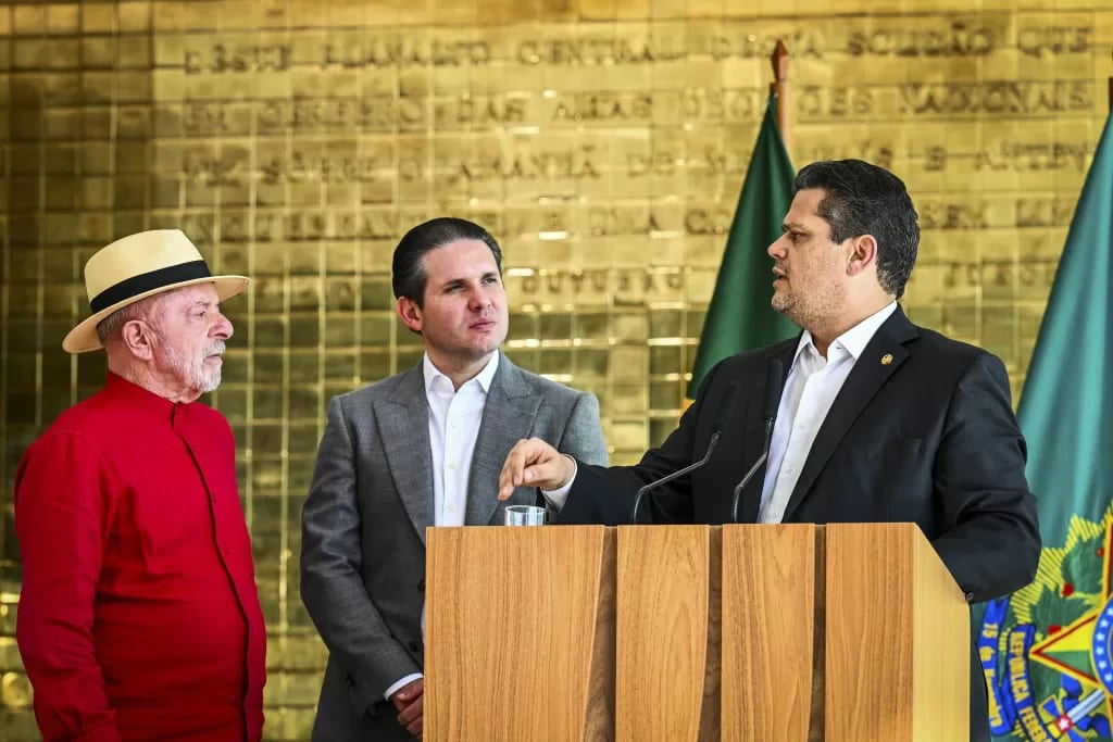 Redata entra nas prioridades do Senado após reunião com Lula