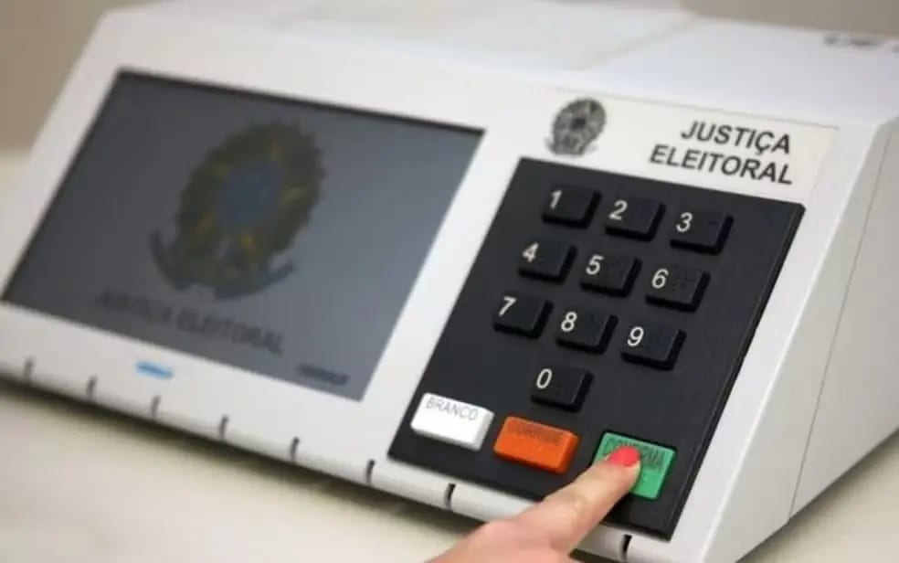 Reclamar de político é fácil, difícil é escolher com responsabilidade