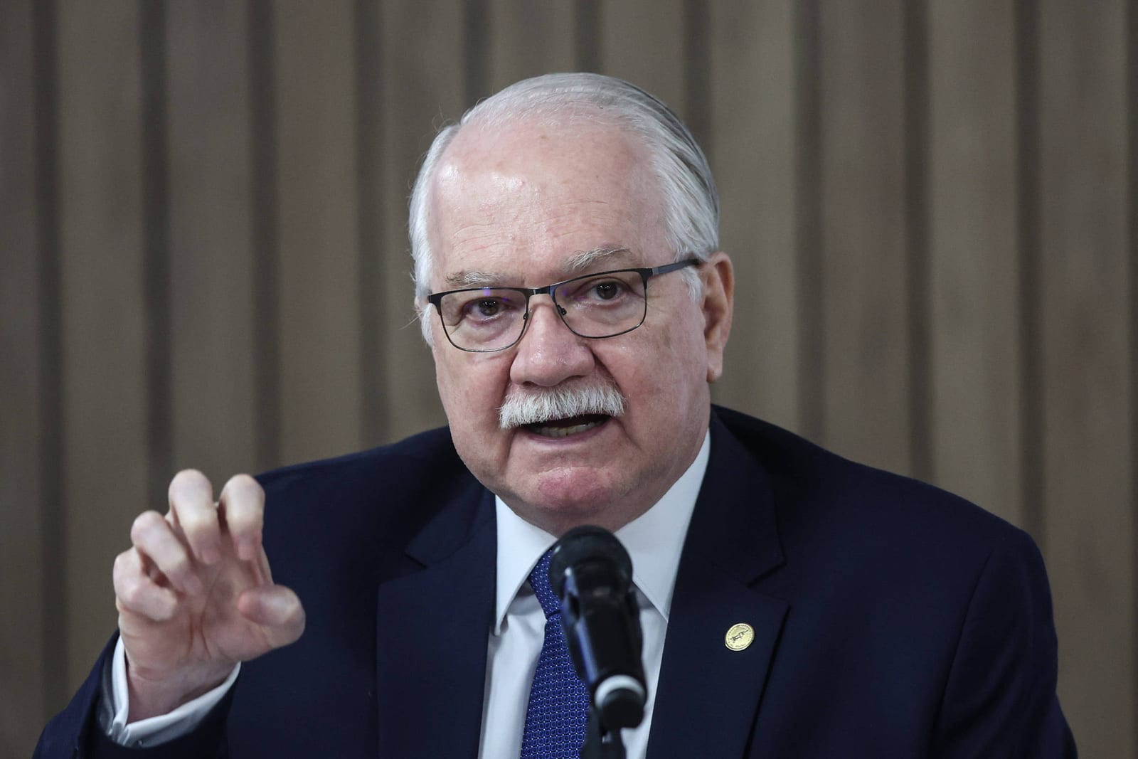 Fachin nega acesso imediato a Fux e indica arquivamento definitivo do inquérito das fake news