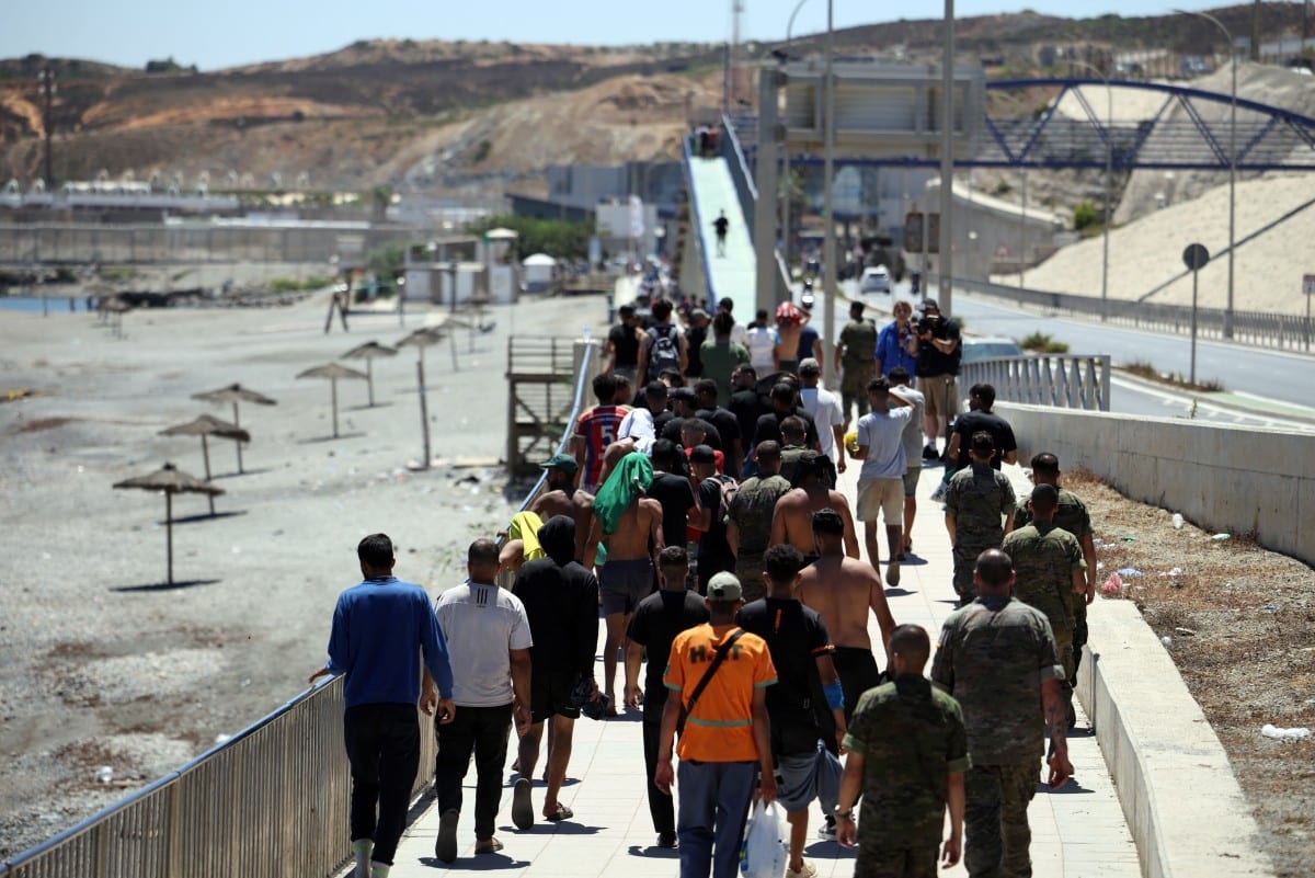 Premiê espanhol afirma que não há provas sobre envolvimento de Marrocos na entrada de imigrantes em Ceuta