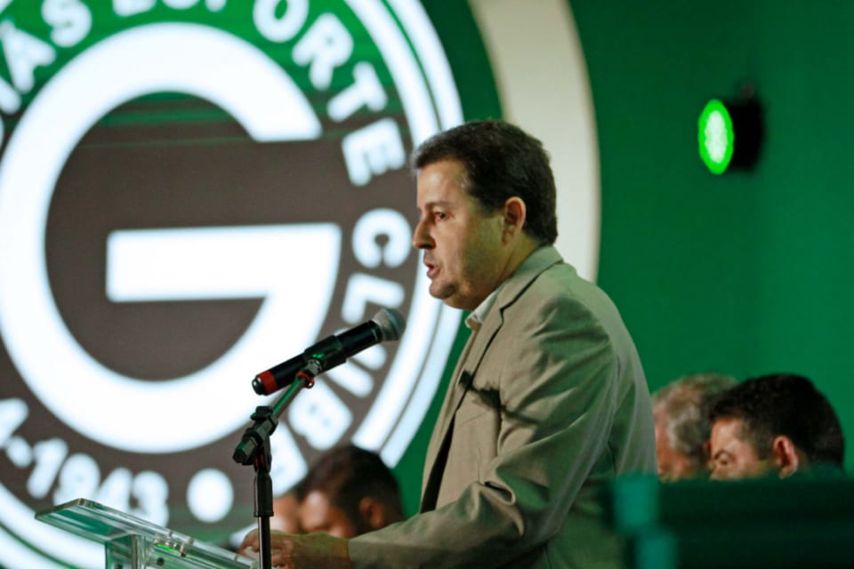 Conselho do Goiás aprova empréstimo milionário para quitar dívidas