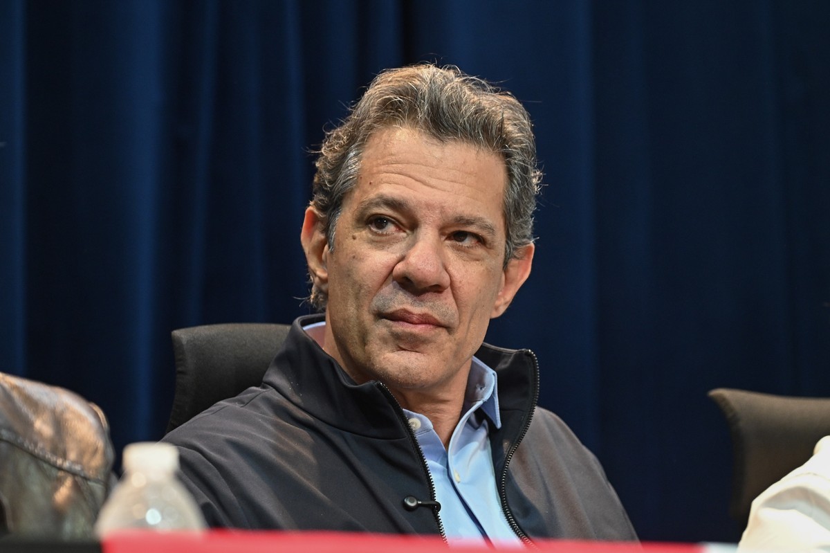 Haddad propõe inovação em segurança: câmeras e alistamento civil