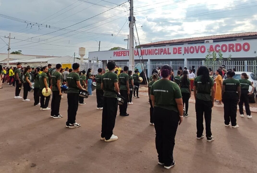 APARECIDA: Fanfarra Luza Machado leva ritmo à Caminhada Cívica em Novo Acordo