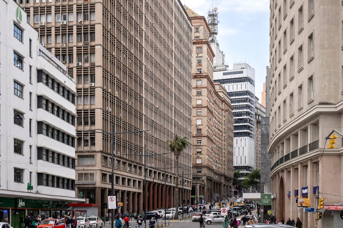 Aprovado projeto que autoriza a transformação de qualquer sala comercial em moradia no Centro de Porto Alegre