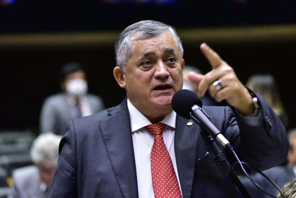 Ministro de Relações Institucionais diz que ajuste fiscal não é prioridade do governo
