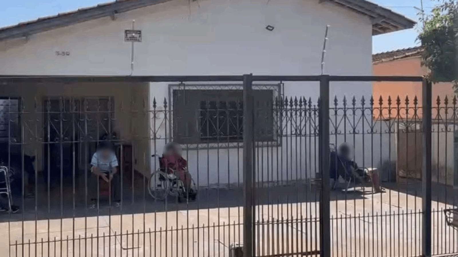 Enfermeira é presa e clínica é interditada por maus-tratos a 17 idosos em Bauru
