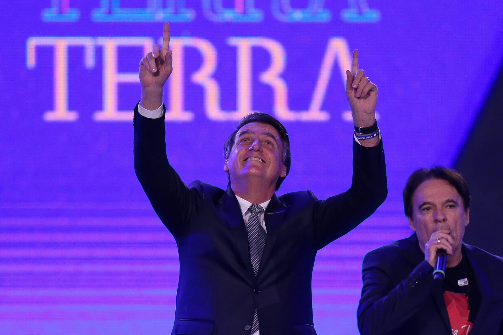 Teologia do domínio volta ao debate com avanço político evangélico