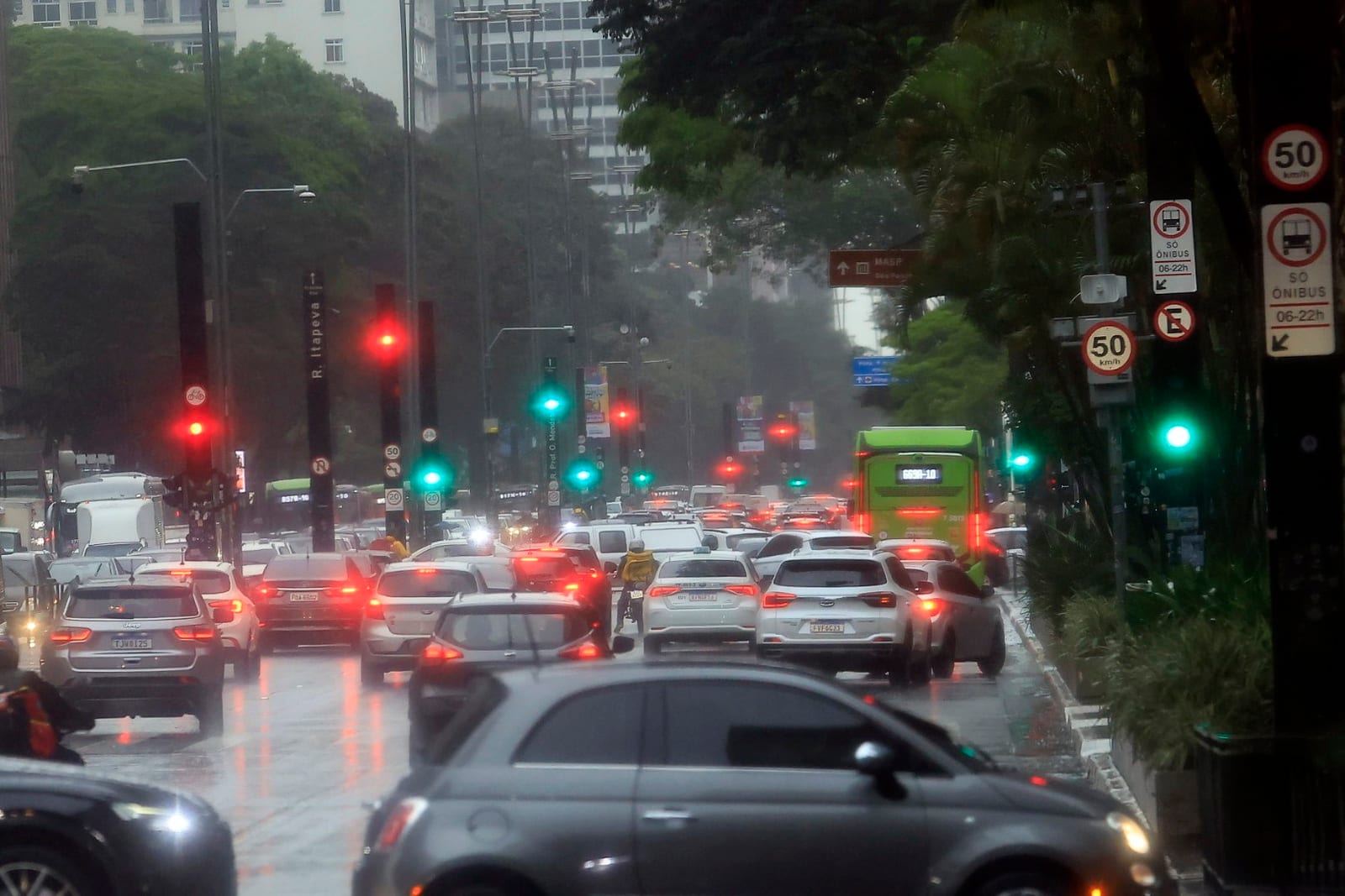 Onde vai chover forte no domingo de eleição? Previsão é de ventos de até 90 km/h