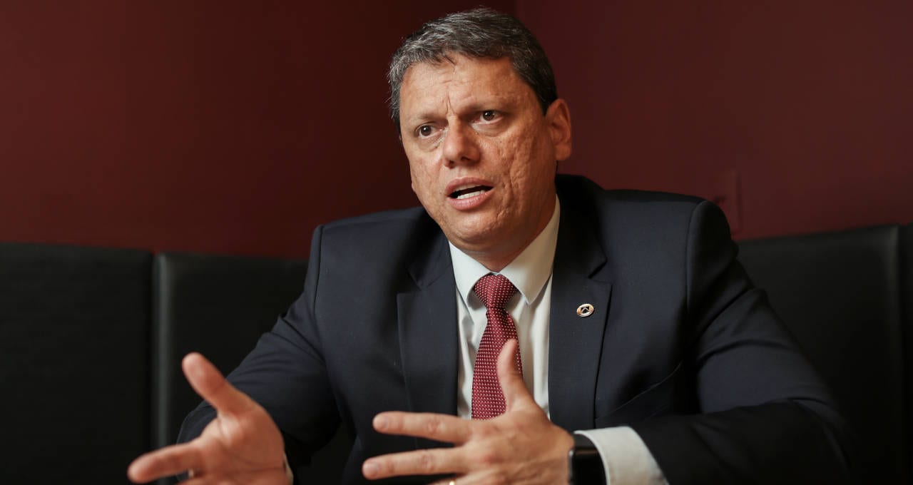 Tarcísio vai disputar a Presidência em 2030? Governador admite possibilidade e revela conselho a Flávio Bolsonaro