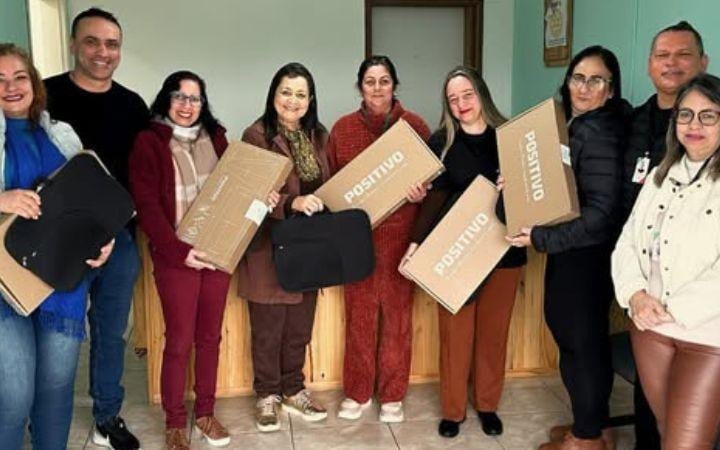 Cidreira entrega notebooks ao Conselho Tutelar