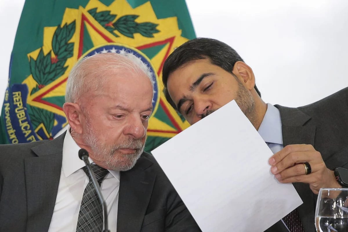Lula recebeu o chefe da AGU após Mendonça afastar diretor-geral da PF