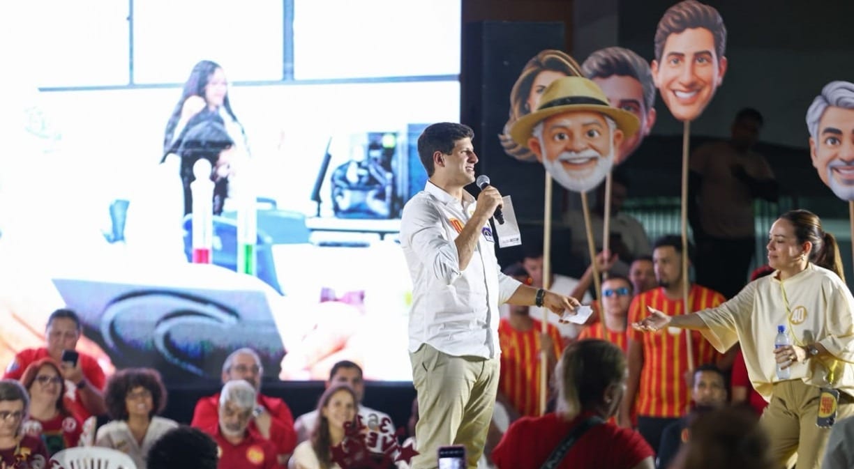 João Campos critica gestão de Raquel Lyra e diz que 'amadorismo' precisa acabar