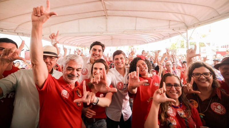 João Campos reforça aliança com Lula e critica governadora Raquel Lyra
