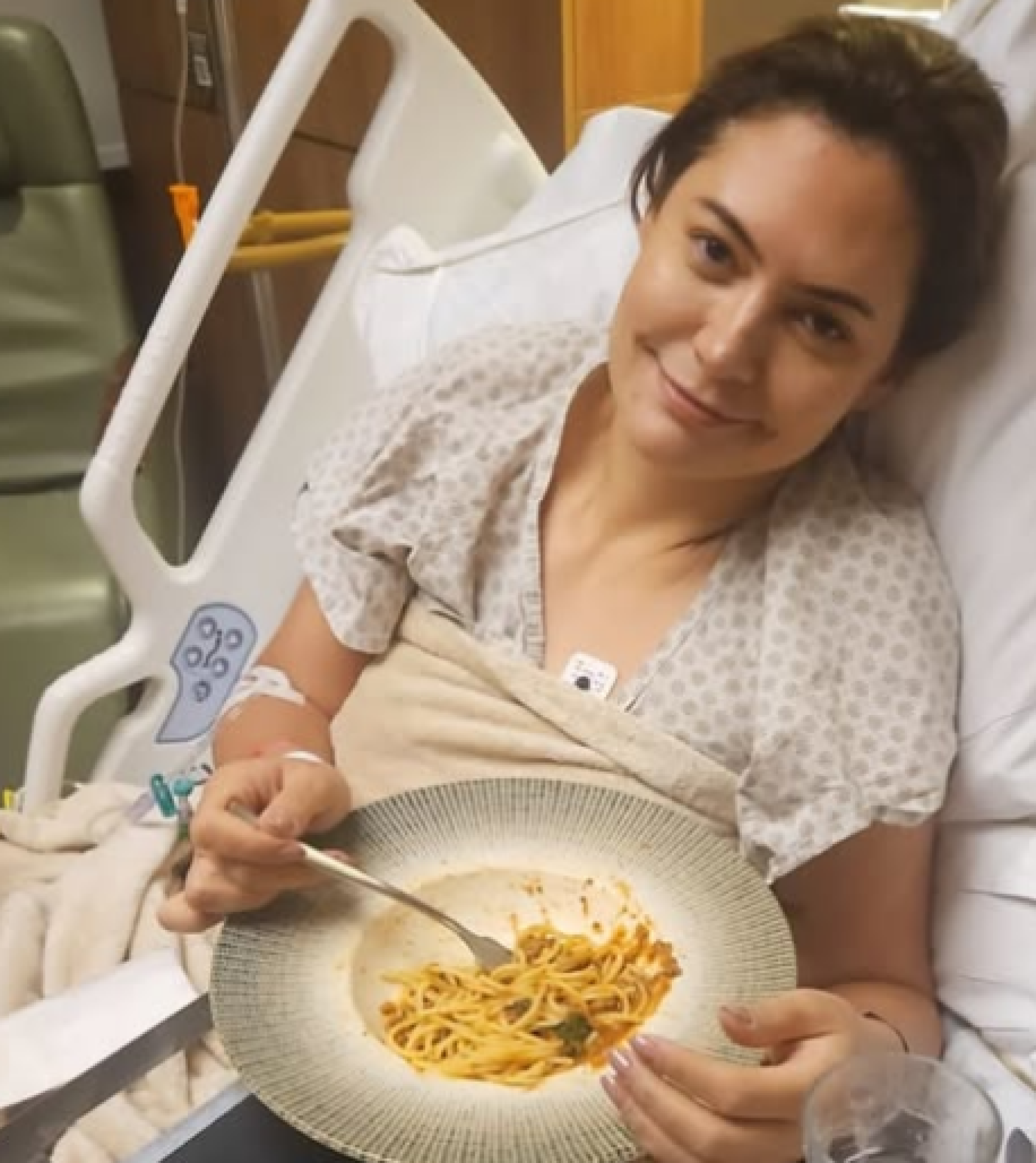 Michelle Bolsonaro posta foto do hospital após exames de saúde