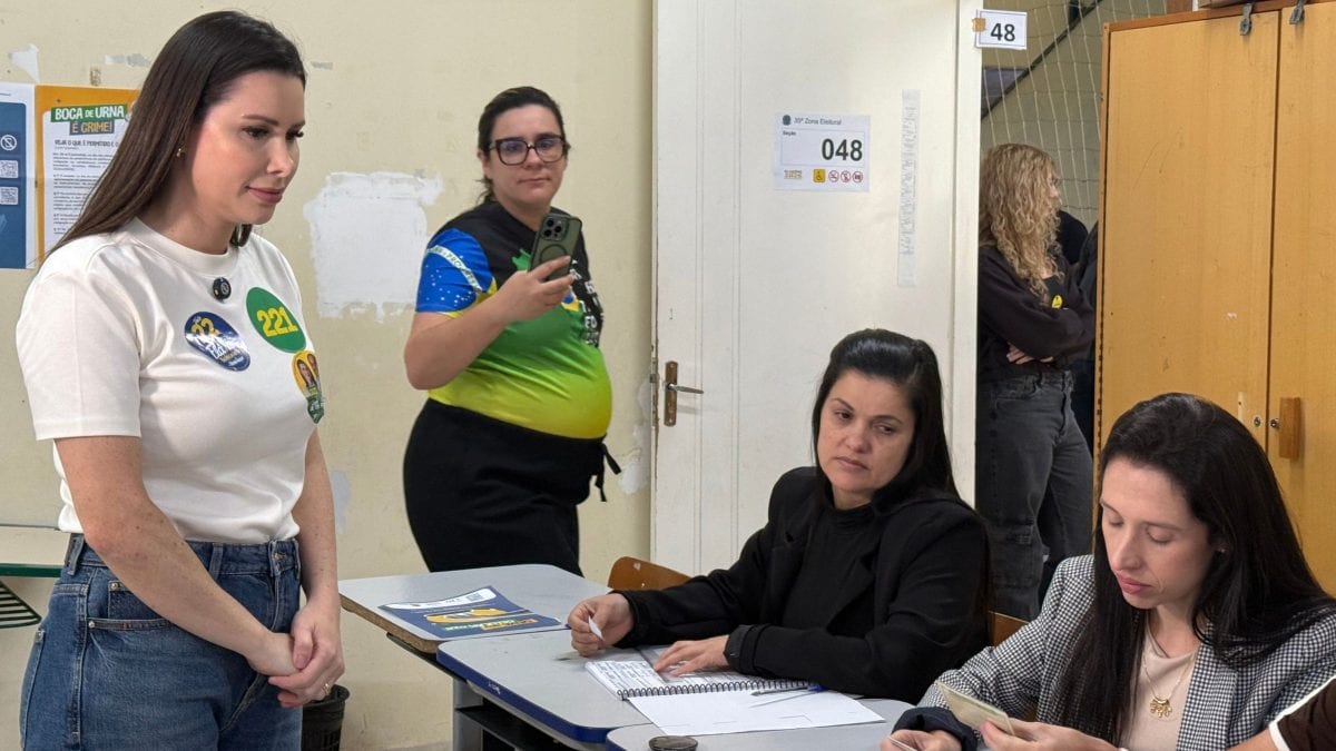 Carol de Toni (PL) votou em Chapecó neste domingo (4)