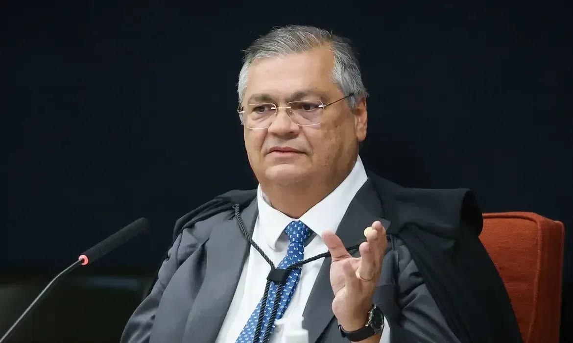Dino encerra processo de Antonio Tabet sobre post de Nossa Senhora