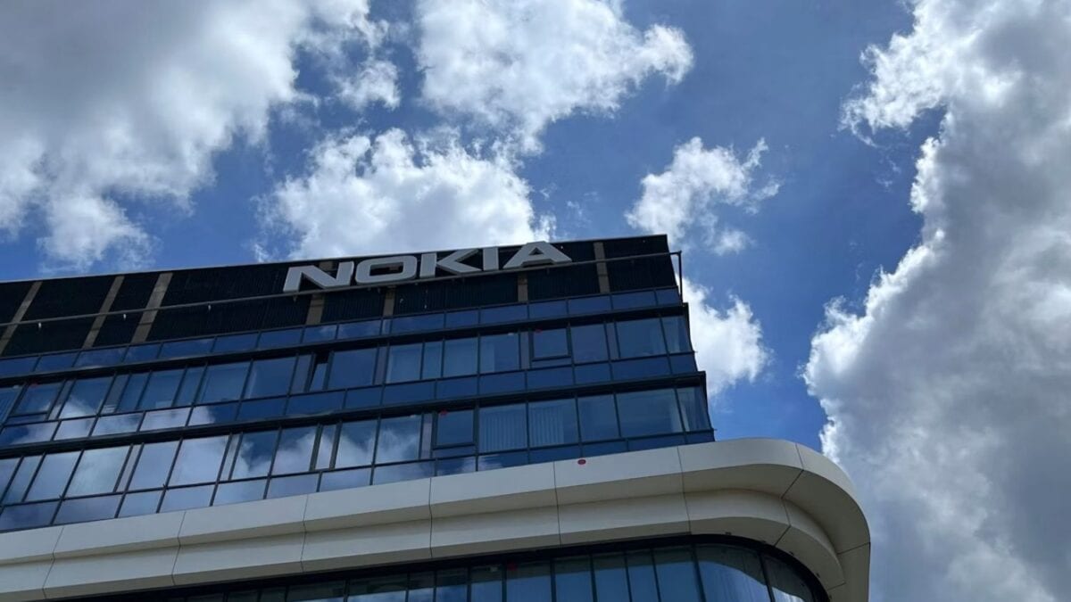Nokia lança celular com mais de 40 dias de bateria e uma função que pode salvar seu smartphone