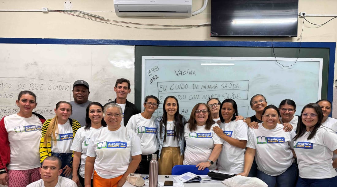 Alfabetiza Sergipe já matriculou 8.612 pessoas e paga bolsas de R$600