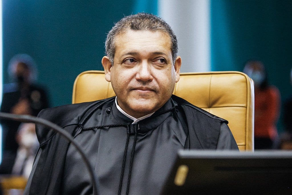 Nunes Marques manda recolher jornal que compara propostas de Lula e Flávio Bolsonaro